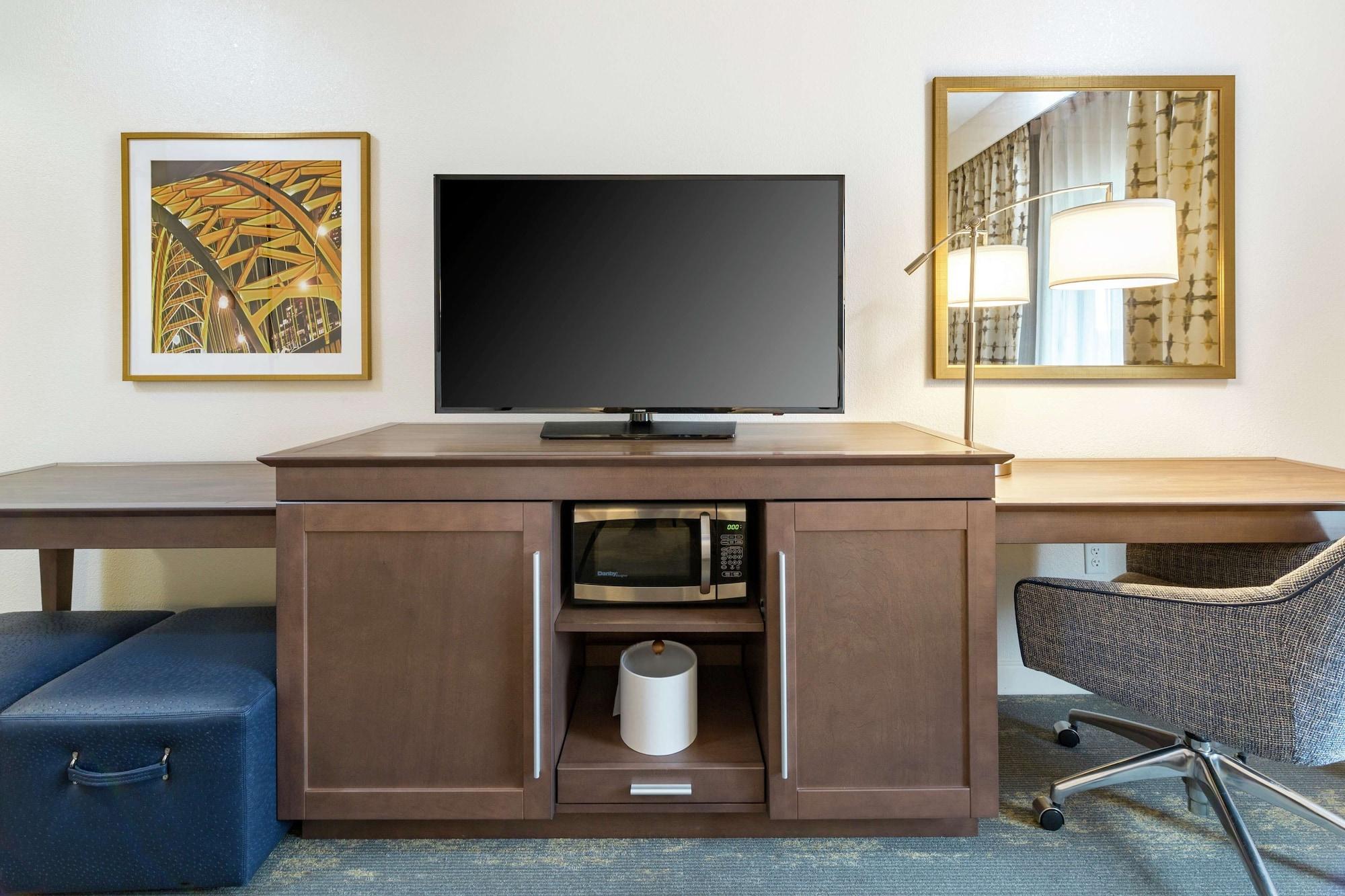 Hampton Inn & Suites Newport/Cincinnati, Ky Εξωτερικό φωτογραφία